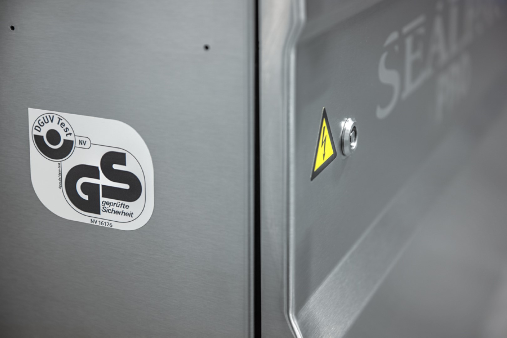 Maximum safety, PRO-series, thermoformer, thermoforming machine, packaging machine