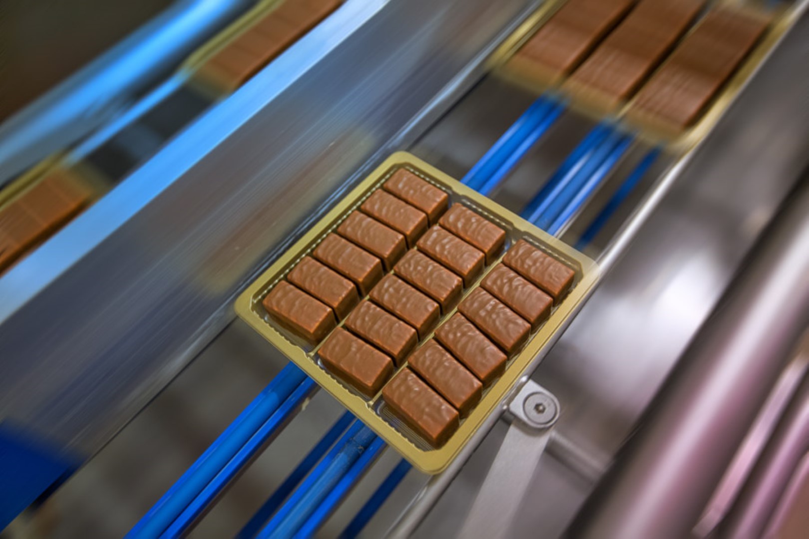 Testimonal confectionery & nuts