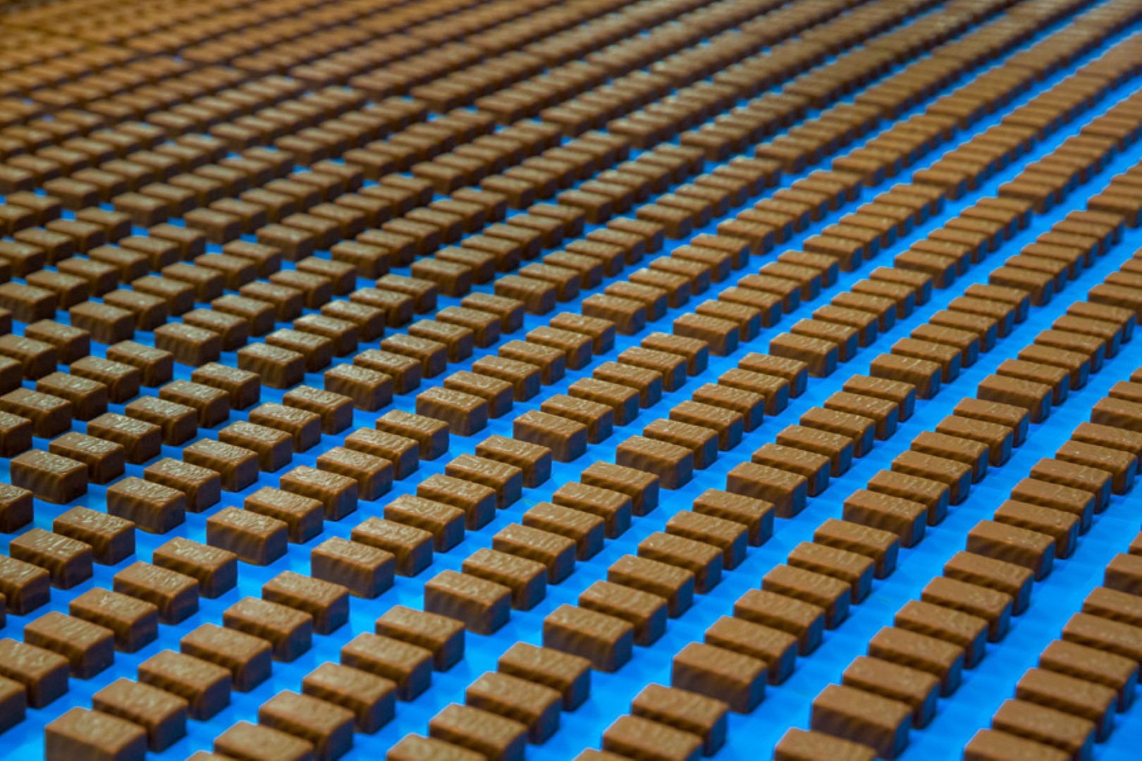 Testimonal confectionery & nuts